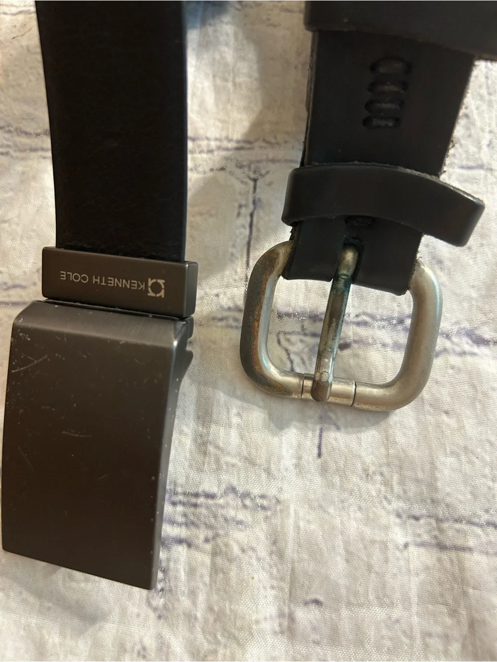 KENNETH COLE REVERSIBLE LEATHER AND BANANA REPUBLIC BLACK LEATHER BELTS SIZE 34